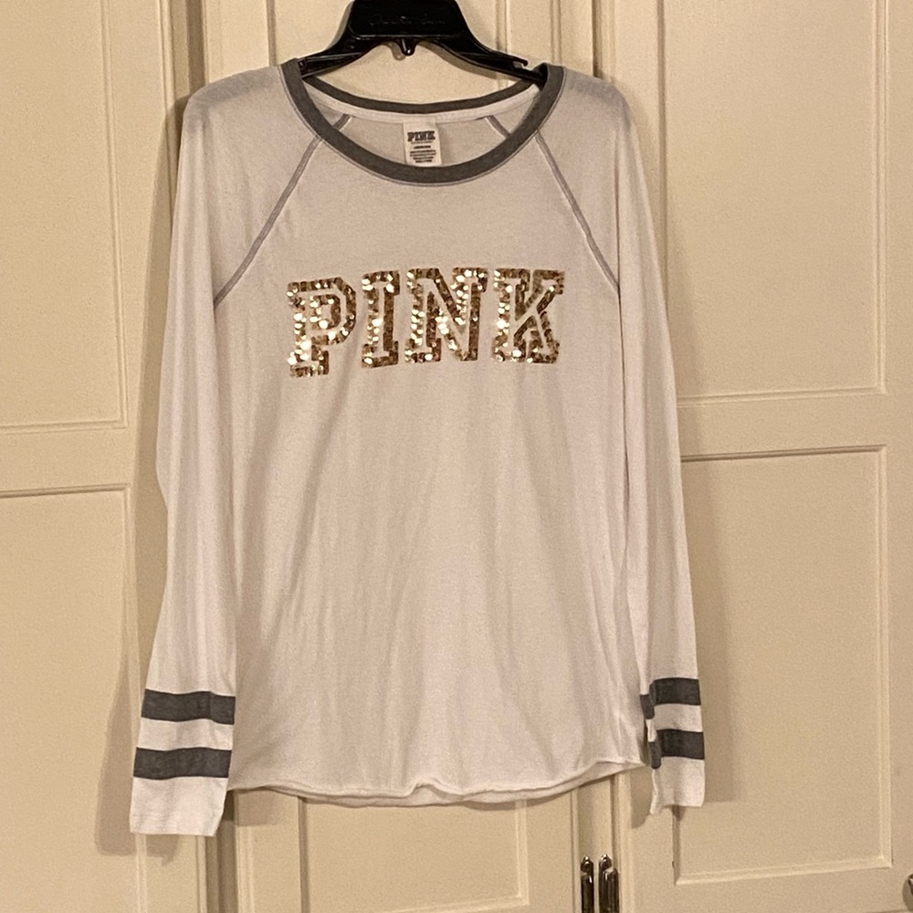 🩷🛍️New! PINK White and Gray Sequins Tee🩷
